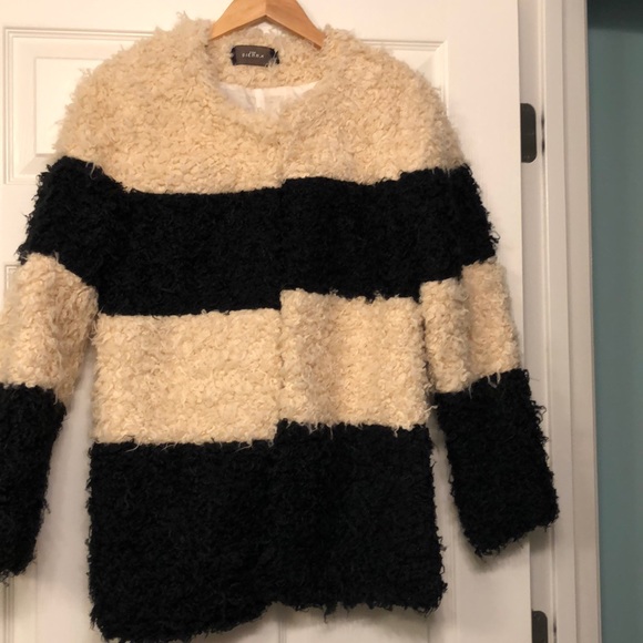 NEW Tan & Black striped jacket medium - Picture 2 of 8